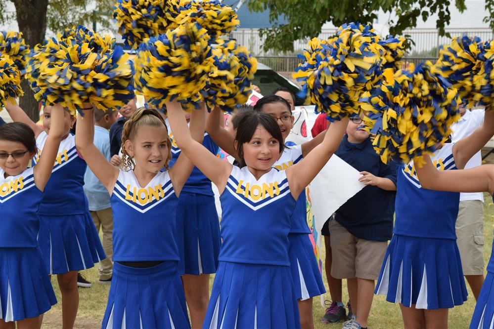 Cheerleaders Jumping